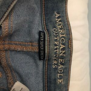 American Eagle Light Wash Skinny Jeans
